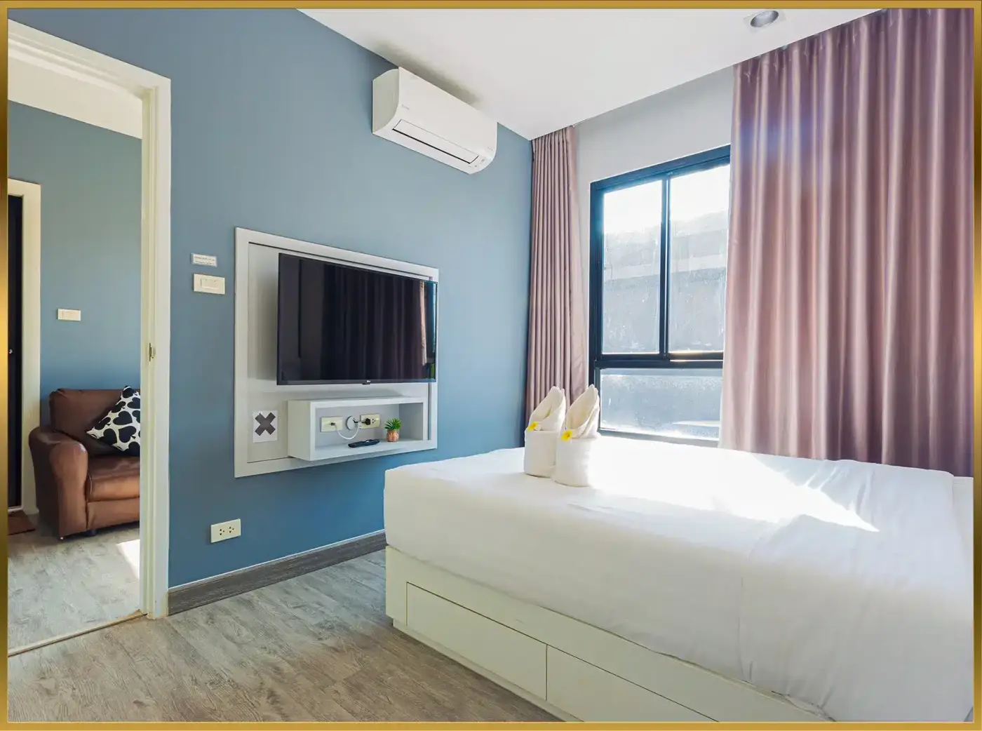 ห้องพัก ดีลักซ์ Deluxe (TV หมุนได้)