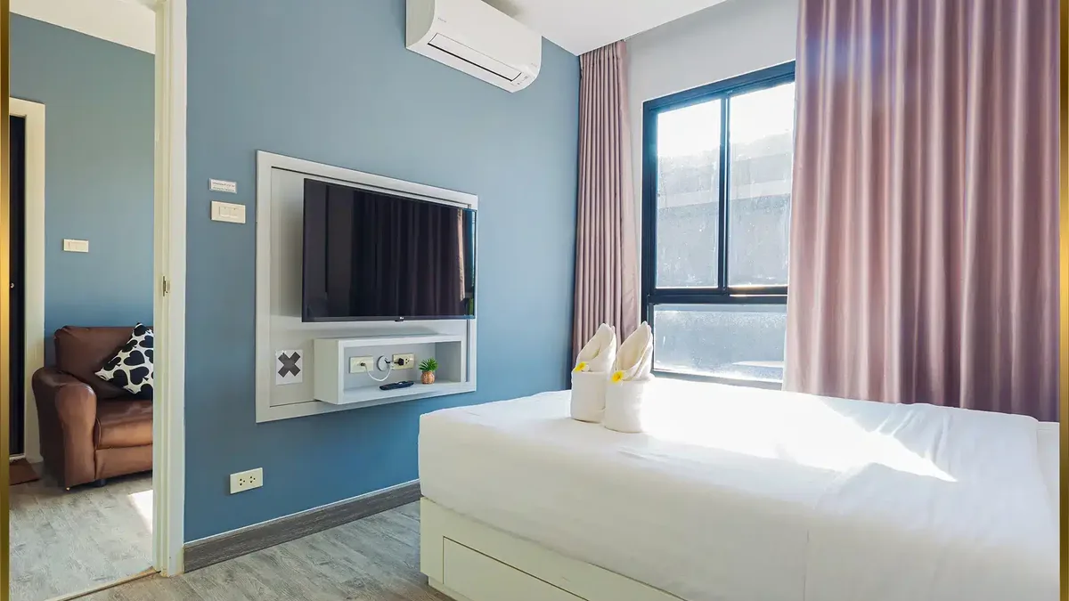 ห้องนอน Deluxe TV หมุนได้ T62Residence คลอง 5